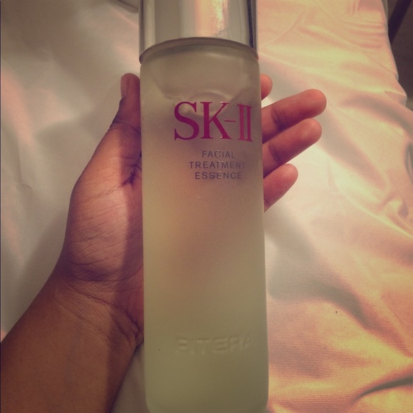 SK-II Sakura facial essence - Picture 1 of 1